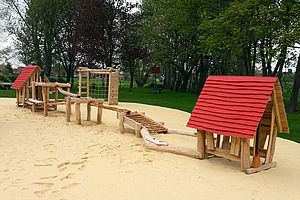 Mud Table with Playhouse 34.06.