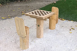 Chess Board with 2 Seats 22.11.01.