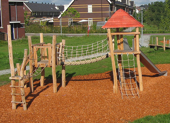 Höfgen with 2 Towers – play combination with balancing elements and climbing net