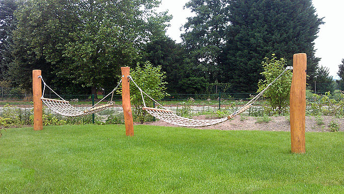 Double Hammock Swing suitable for outdoor area