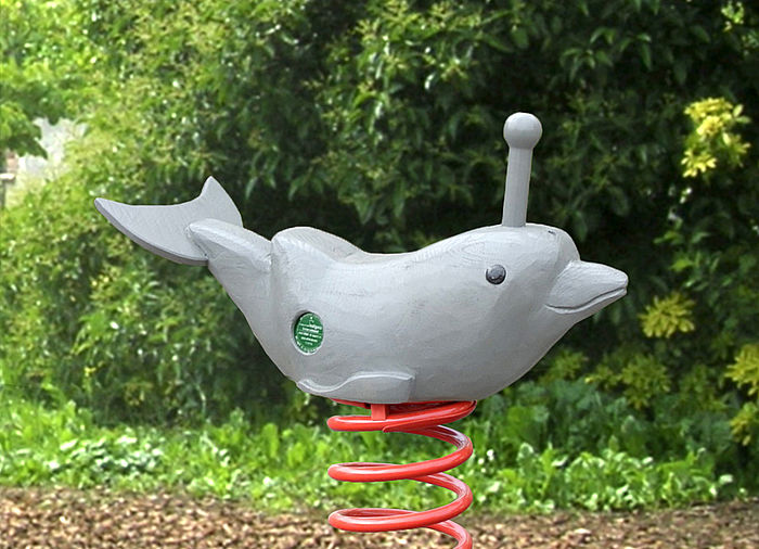 Spielplatz Federtier Delphin