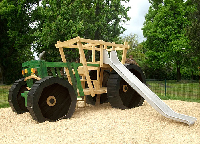 Climbing product – large tractor with slide