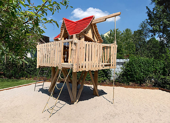 Stilts house of Ziegler Playgrounds