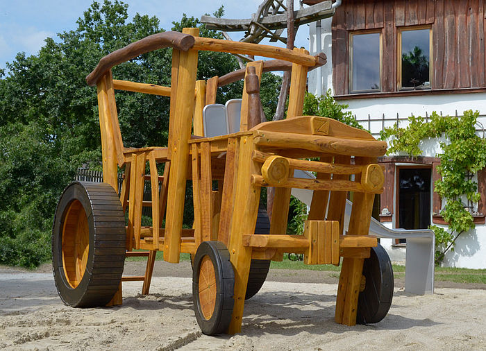 Traktor Klettergerät