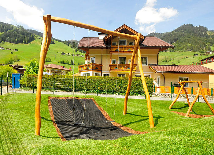 Giant Swing made of Robinia from Ziegler Playgrounds