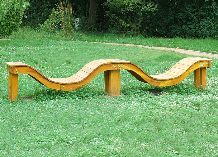 Playground bench – Wave bench