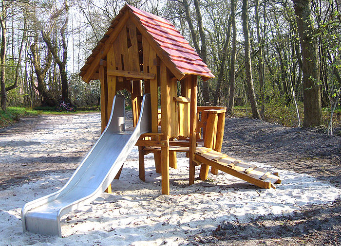 Sand Playhouse with different Sandplay elements