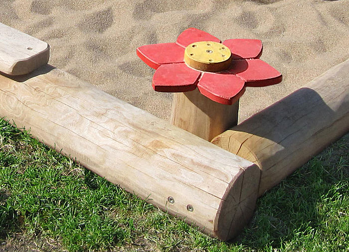 Sandpit – play element flower
