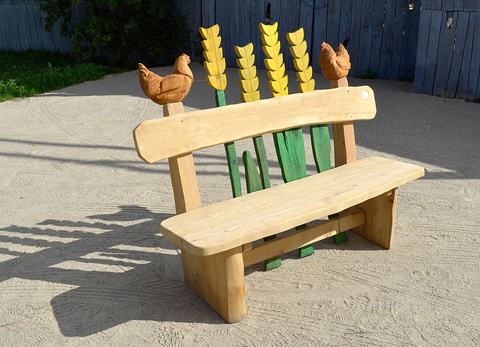 rustikale Sitzbank aus Robinien - Holz