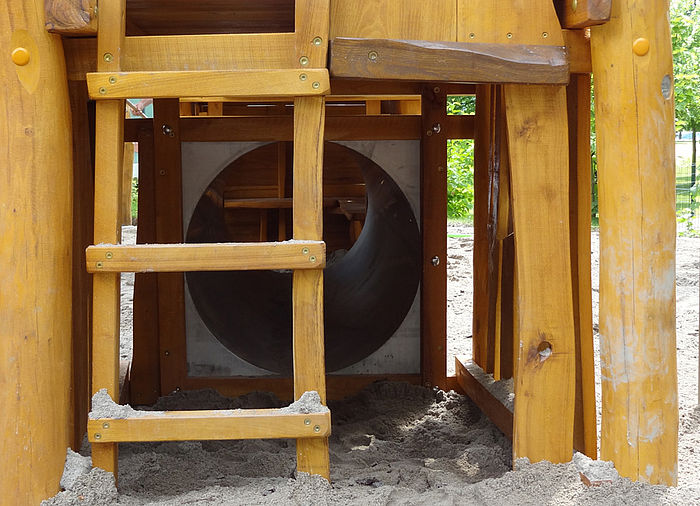 Playtower with crawling tunnel
