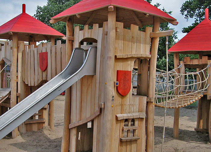 Play tower area with slide