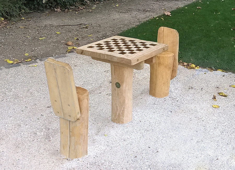 Spieltisch Schach mit 2 Sitzen Art.-Nr. 22.11.01.