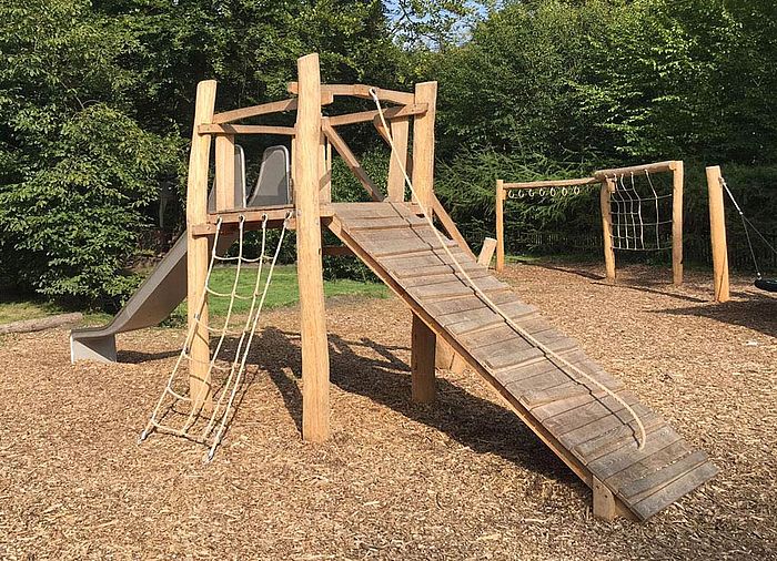 Play tower with slide