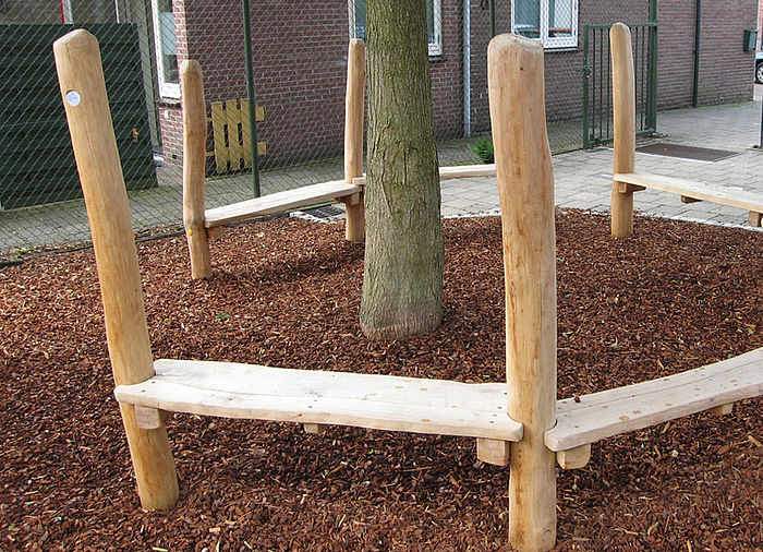 playground bench – bench on stilts