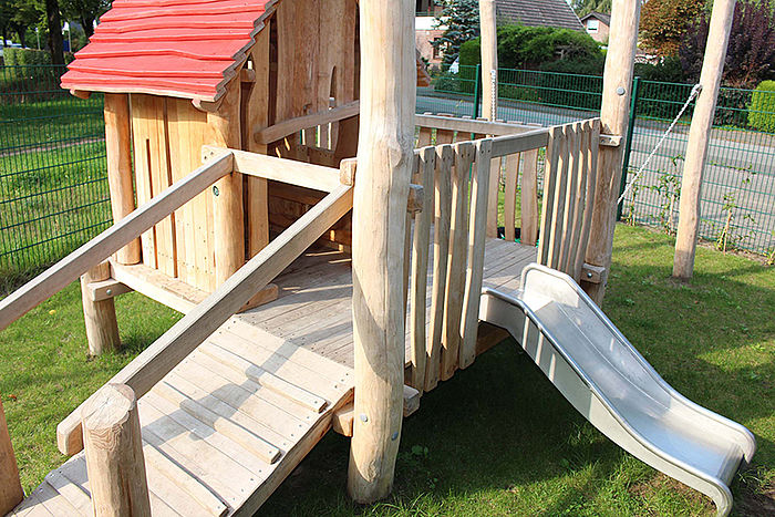 Play House with Slide and Nest for Toddlers details